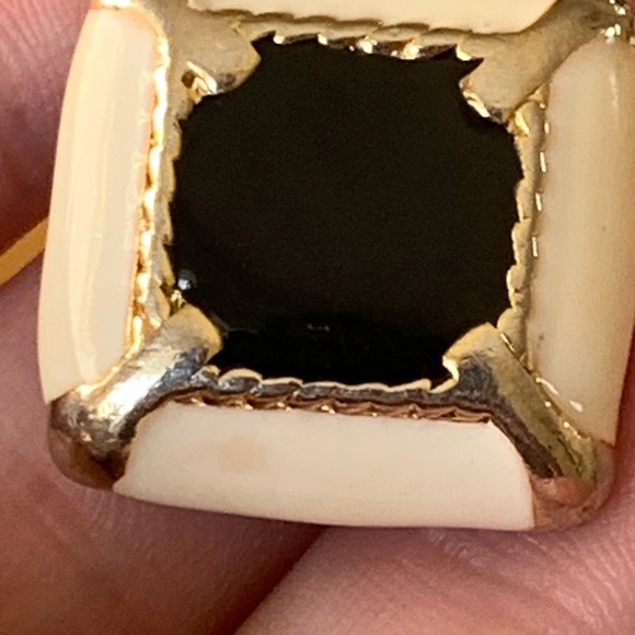 Vintage Cream and Black Enamel Clip On Earrings Gold tone diamond shaped - Picture 11 of 12